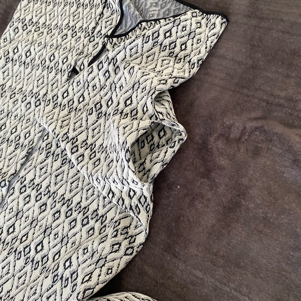 Philosophy Silver Diamond Pattern Knit Sweater - NWT Size M - Picture 6 of 10